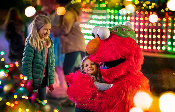 elmo hugging